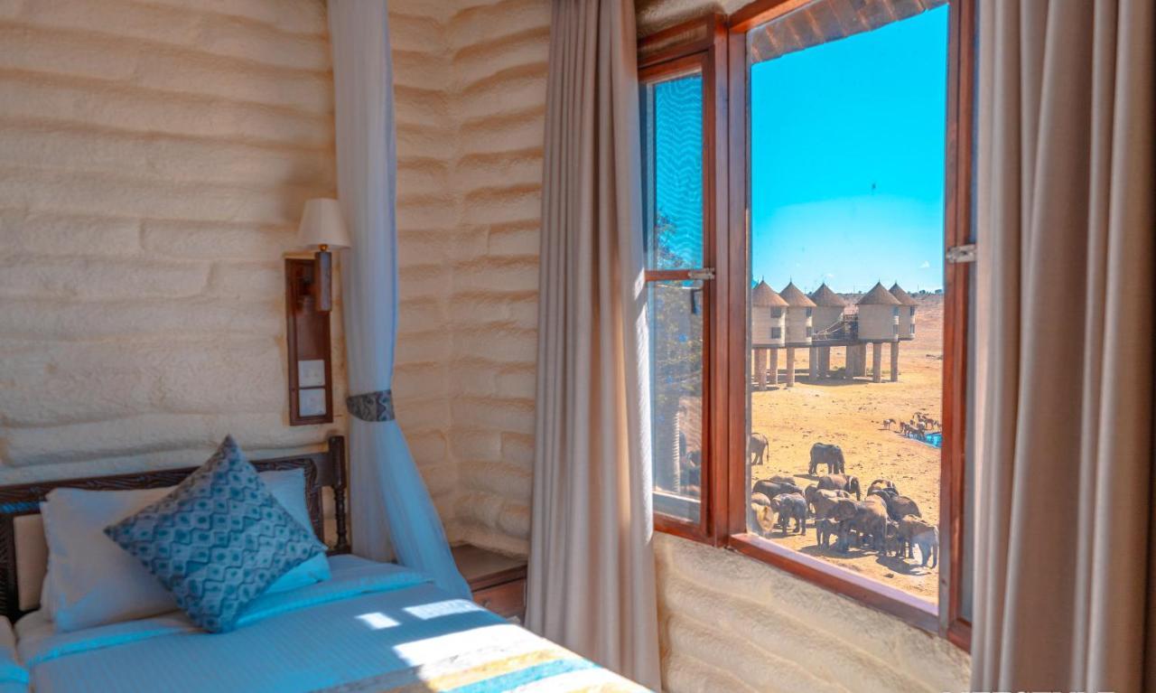 Salt Lick Safari Lodge Tsavo Exterior foto