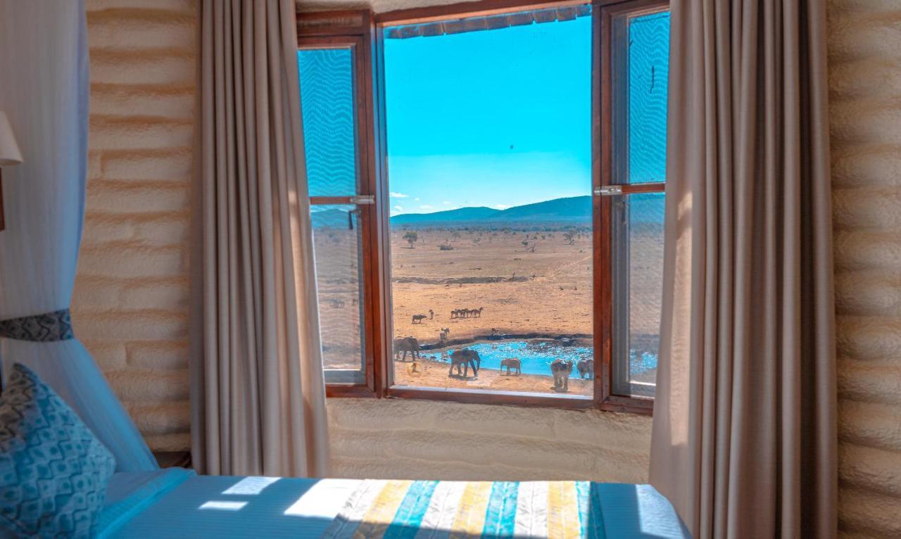 Salt Lick Safari Lodge Tsavo Exterior foto